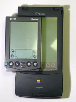MessagePad 130 в сравнениe с Us Robotics Palm Pilot 5000
